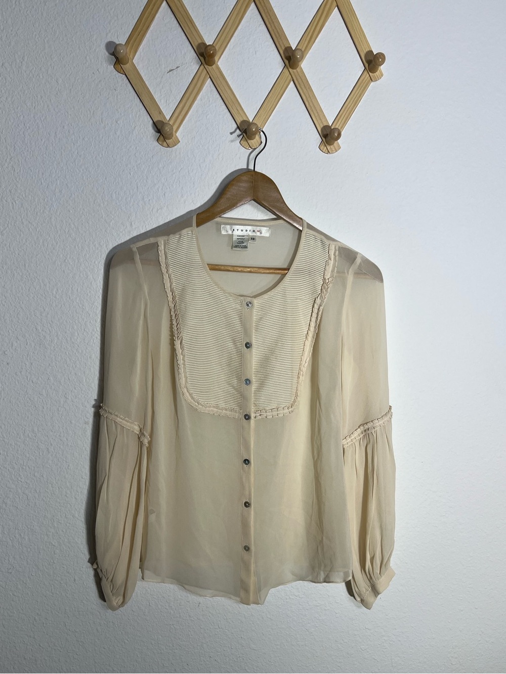 STUDIO M • pleated beige silk blouse - Picture 2 of 8
